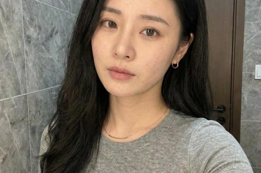 谁也没料到被传风流成性绯闻不断的左小青如今成了这样
